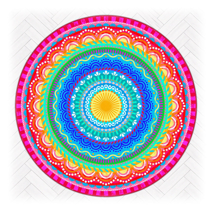 Superweicher runder Teppich im Design von Bine Brändle mit dem Motiv Regenbogenmandala, farbenfroh und harmonisch gestaltet.